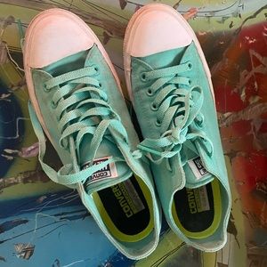 Converse Chuck Taylors II (2) Mint Green Low Top - Size  11 womens / 9 mens
